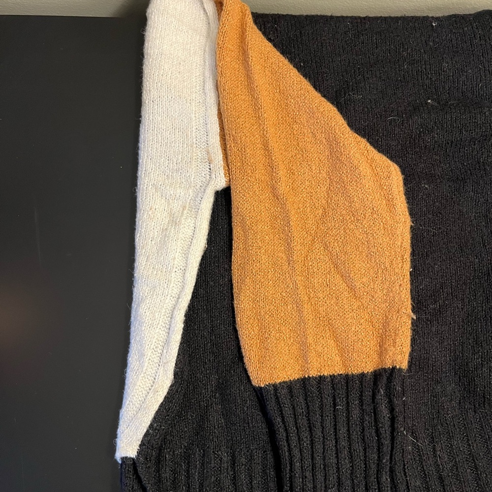 Color block sweater - Picture 3 of 4